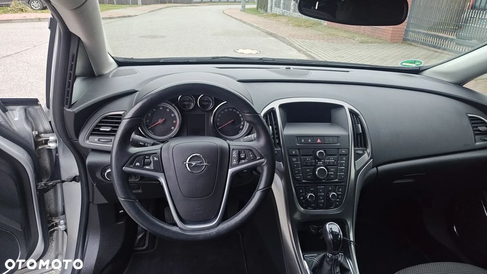 Opel Astra 1.6 Turbo Innovation - 9