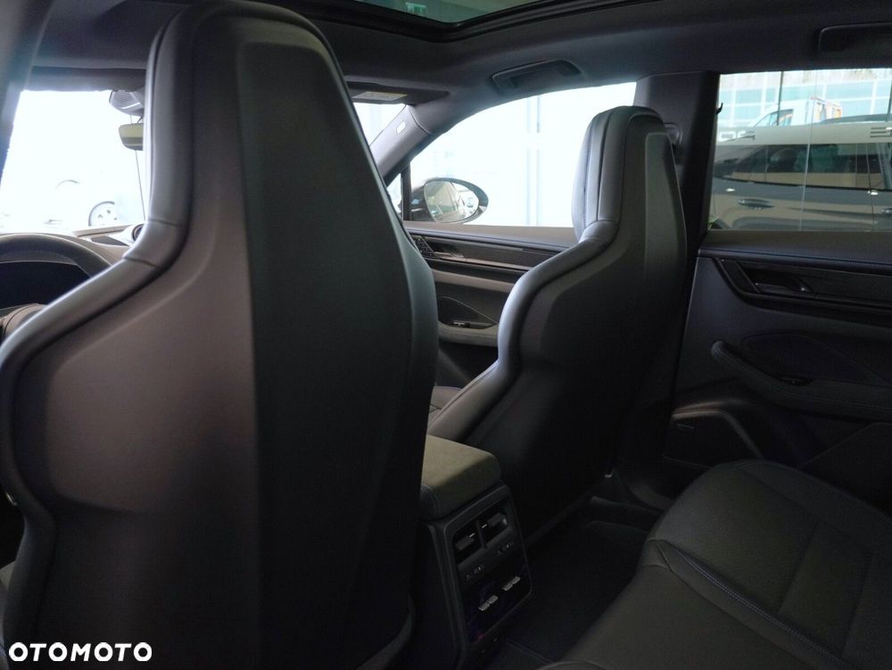 Porsche Macan GTS 100kWh - 37