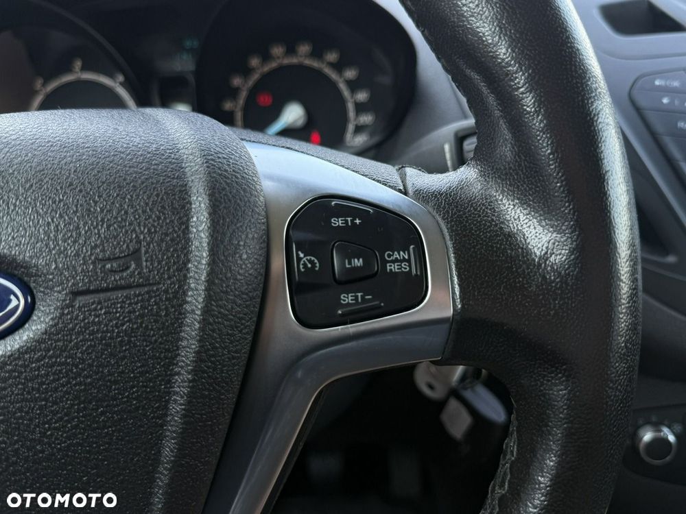 Ford Tourneo Courier - 16