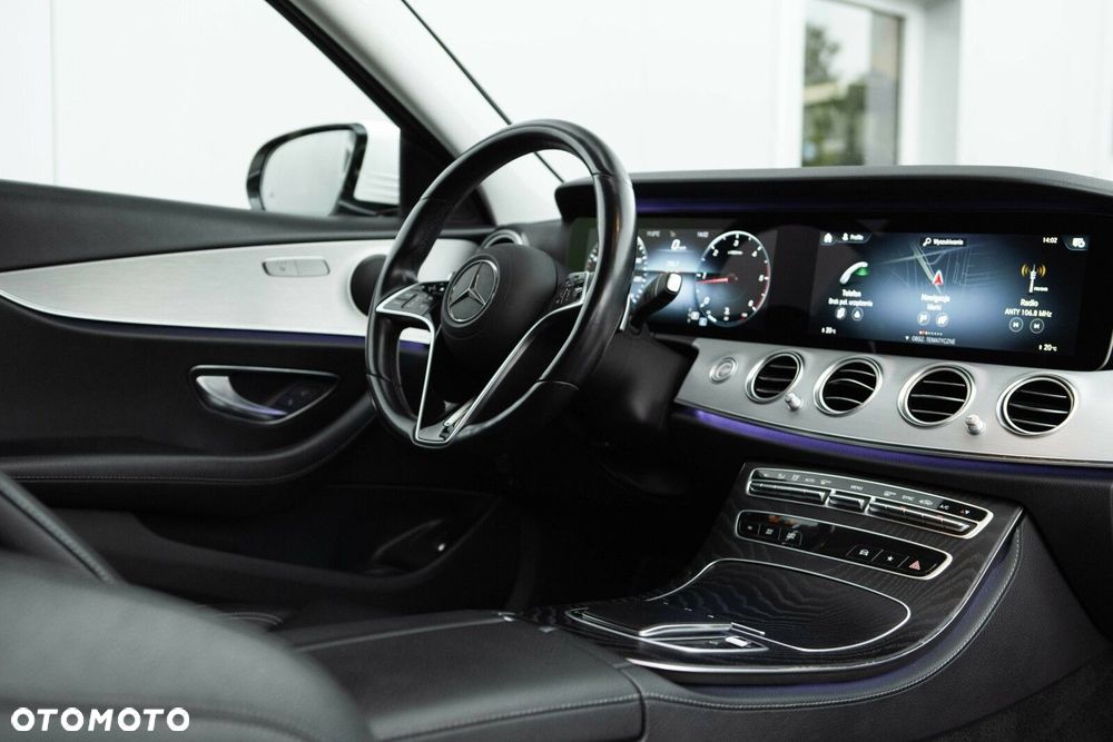 Mercedes-Benz Klasa E 220 d 4-Matic AMG/Avantgarde - 24