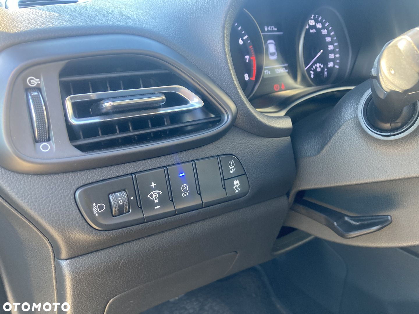 Hyundai i30 1.5 DPI Comfort - 12