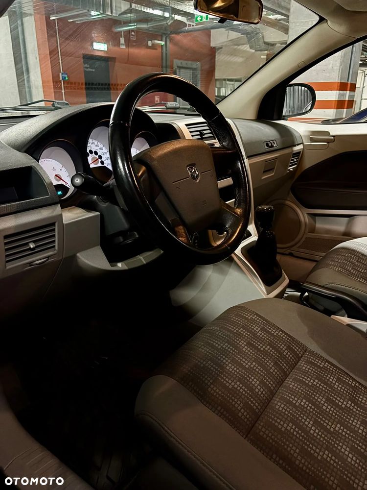 Dodge Caliber - 6
