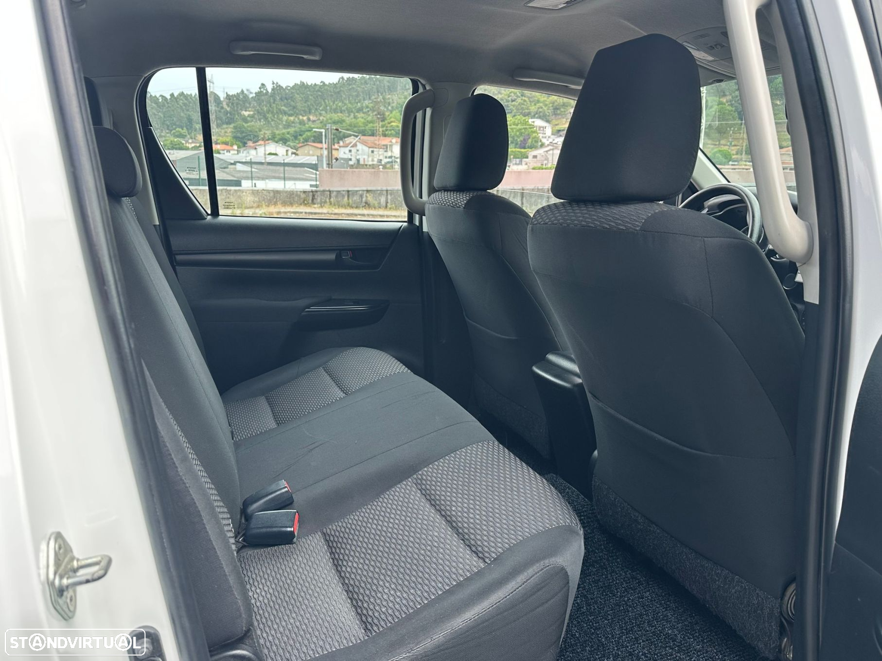 Toyota Hilux 2.4 D-4D 2WD CD - 18