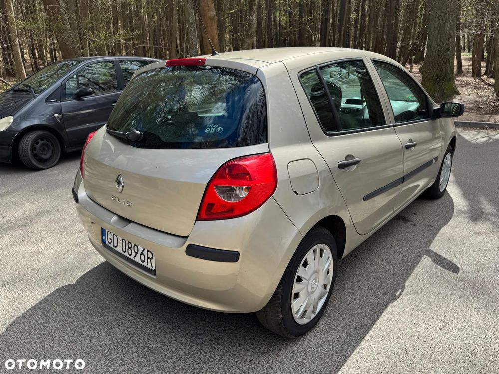 Renault Clio 1.2 16V Expression - 6