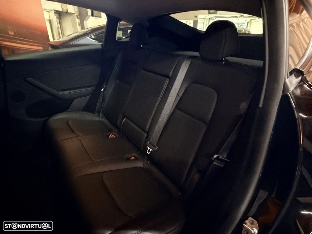 Tesla Model Y Long Range Dual Motor AWD - 10