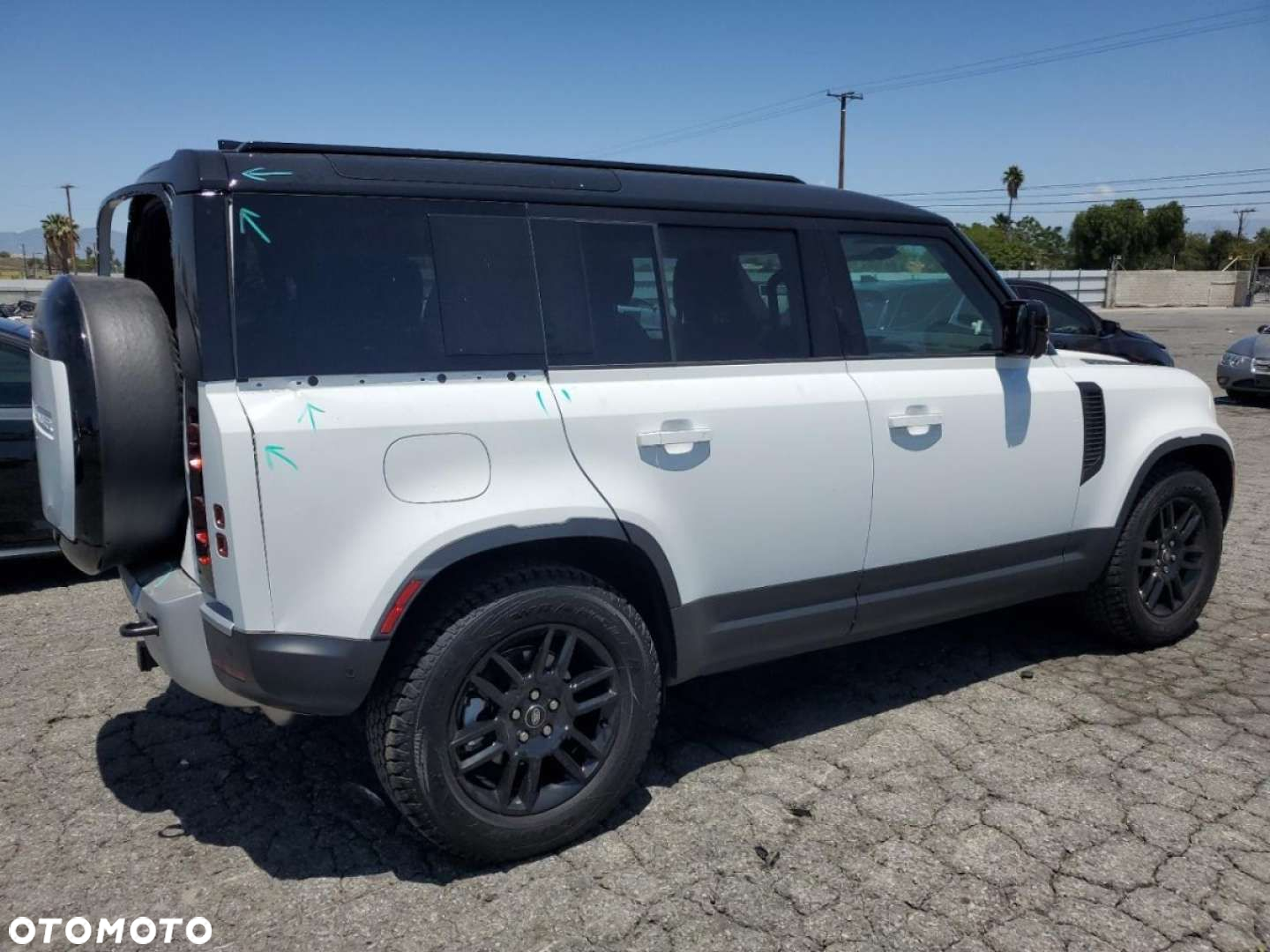 Land Rover Defender - 5