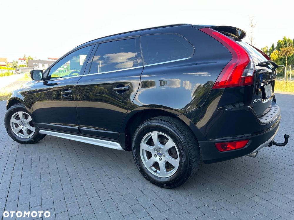 Volvo XC 60 D4 AWD Geartronic Momentum - 11