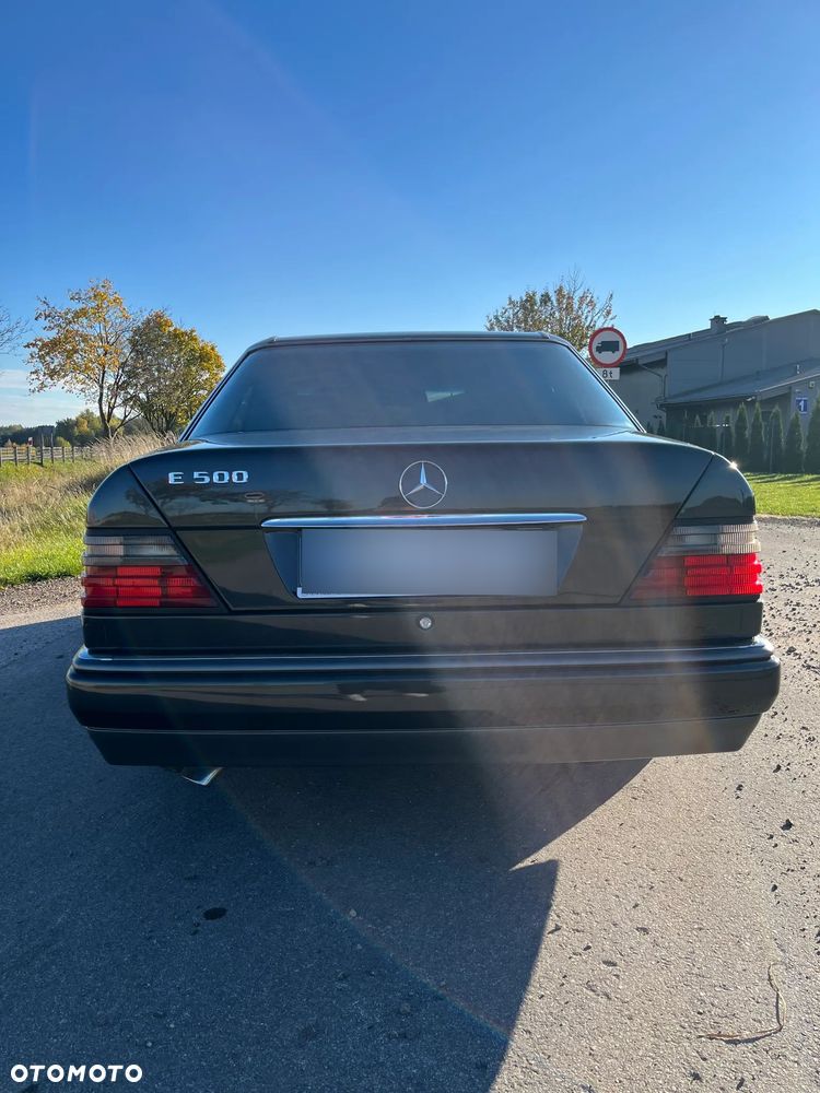 Mercedes-Benz E-Class 1993 photo 5