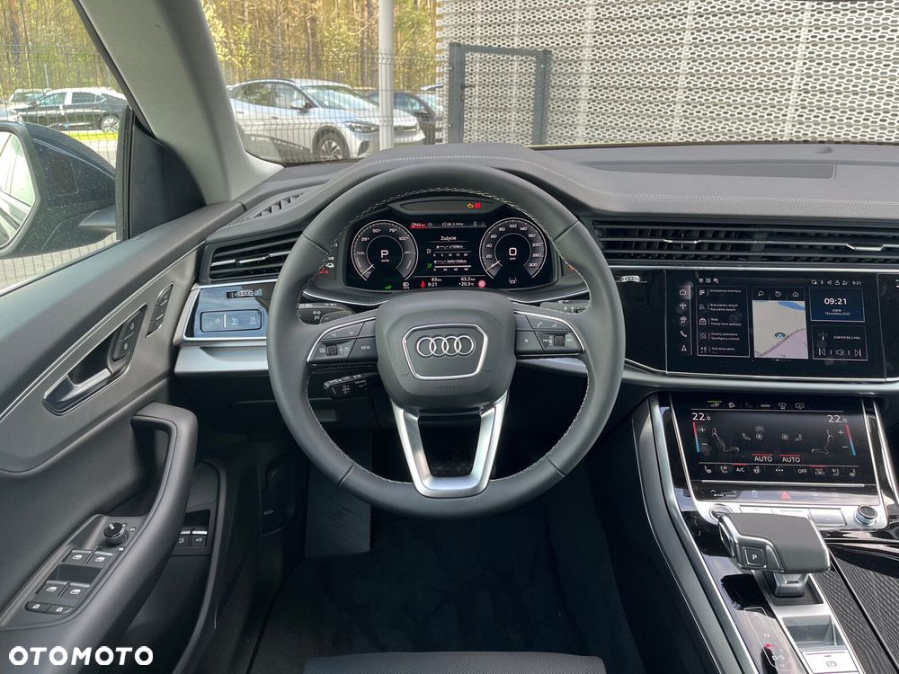 Audi Q8 - 10