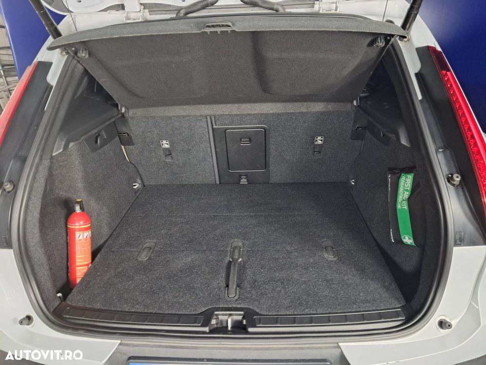 Volvo XC 40 - 30