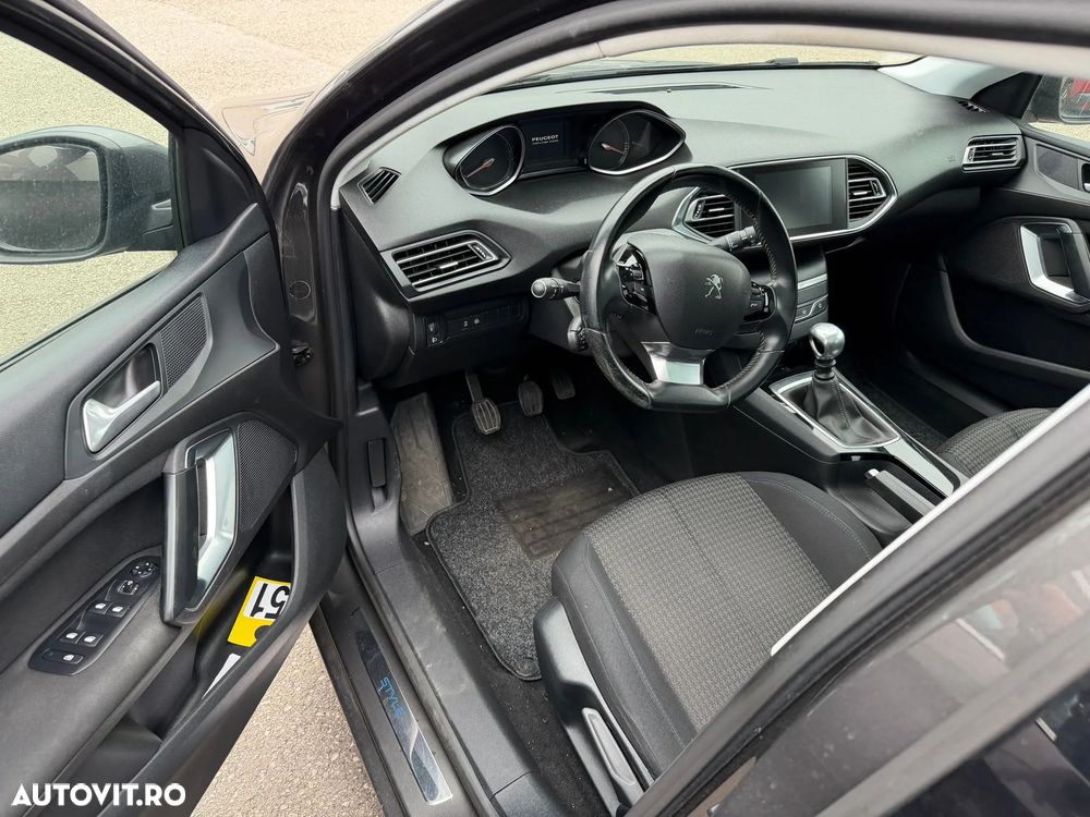Peugeot 308 PureTech 130 GPF Stop & Start Style - 3
