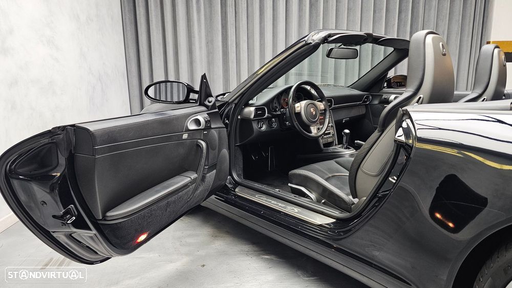 Porsche 911 (997) Carrera 4 S Cabriolet - 12
