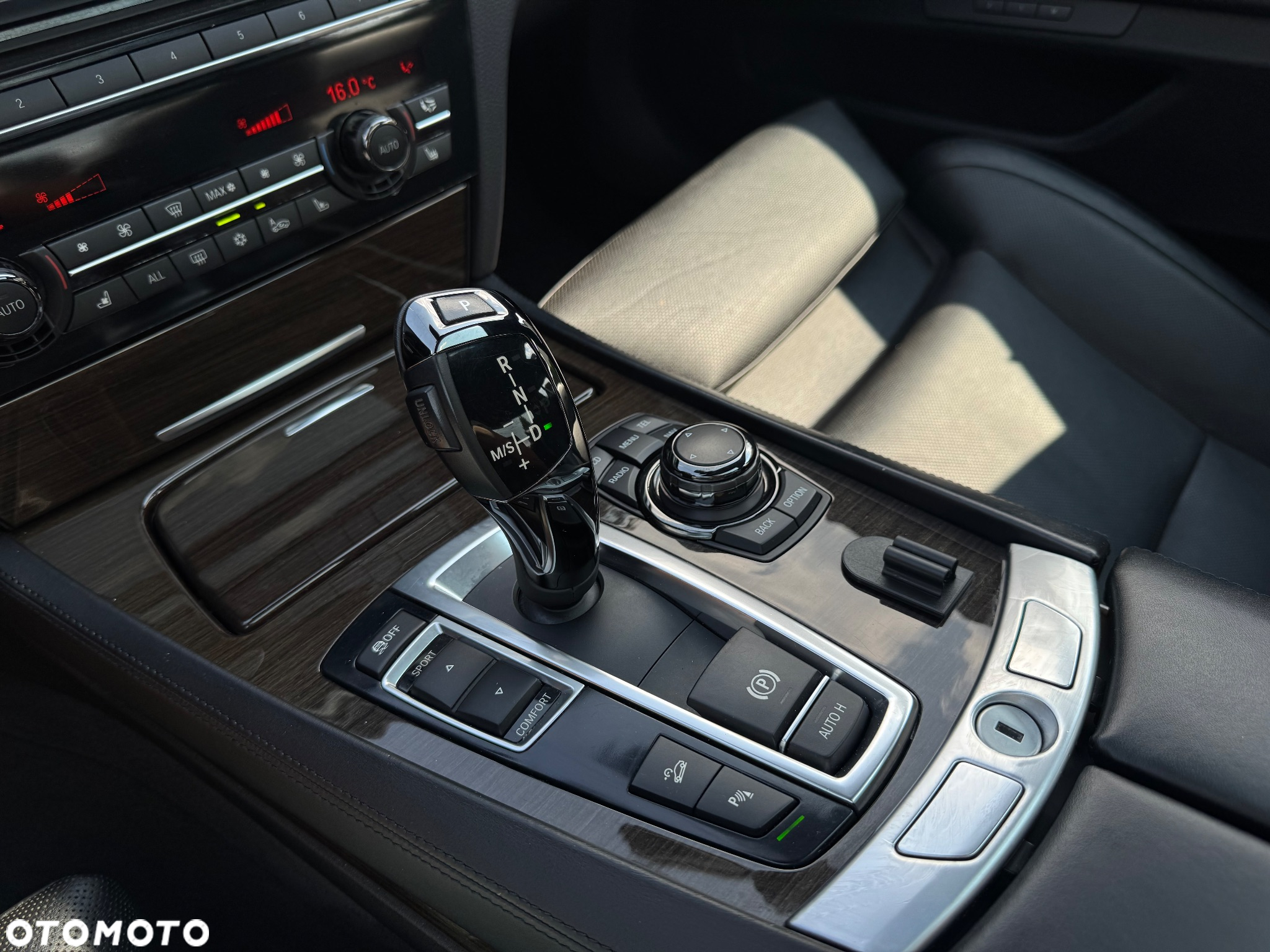 BMW Seria 7 740d xDrive - 28