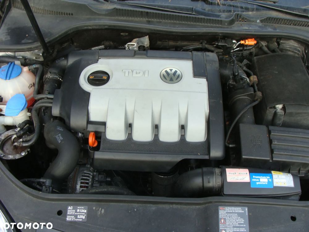 Volkswagen Golf 1.9 TDI DPF United - 16