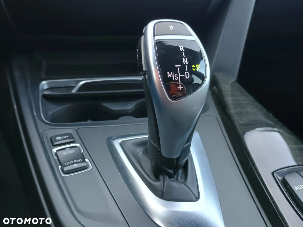 BMW Seria 3 328i xDrive Sport-Aut - 16