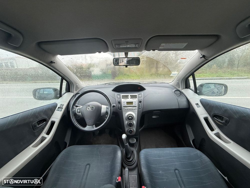 Toyota Yaris 1.0 Sol AC - 14