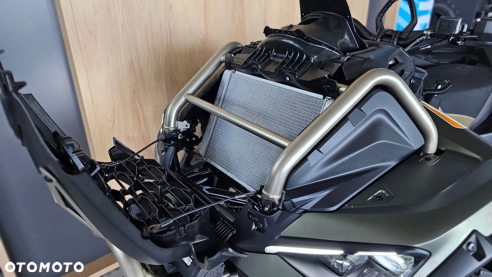Can-Am Outlander - 24