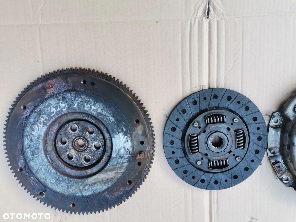 SPRZEGLO TARCZA DOCICK MAZDA 323 1.6 B - 4