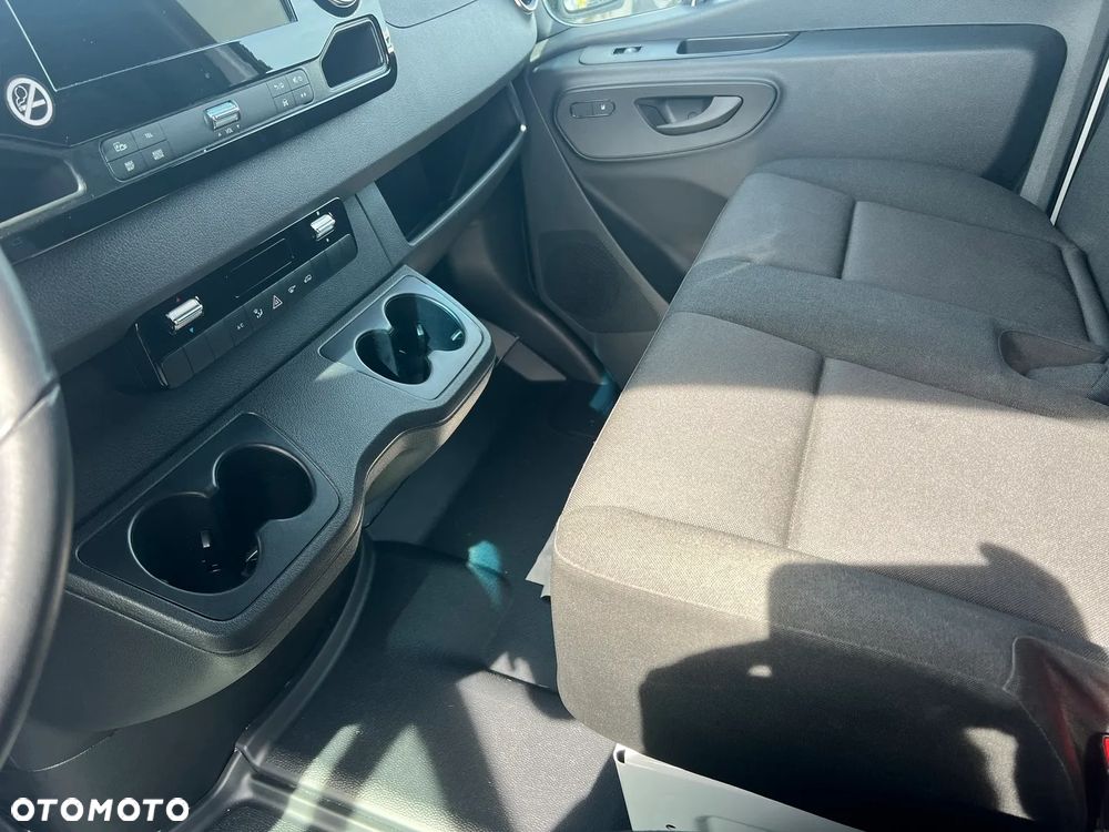 Mercedes-Benz Sprinter - 33