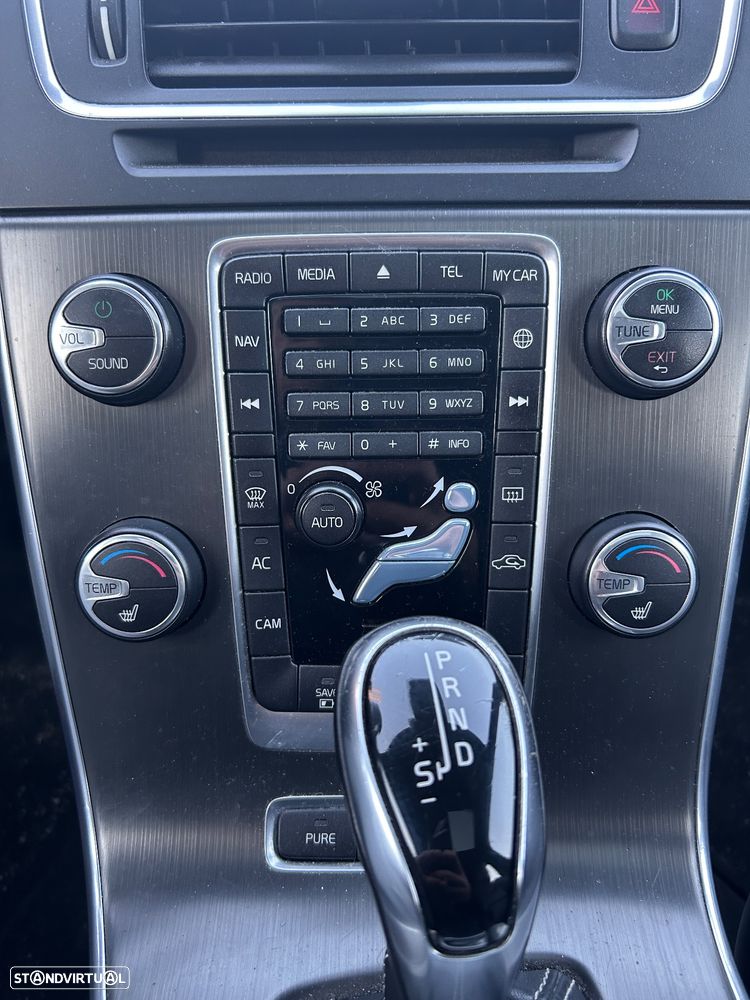 Volvo V60 2.4 D6 Summum AWD Phev - 3