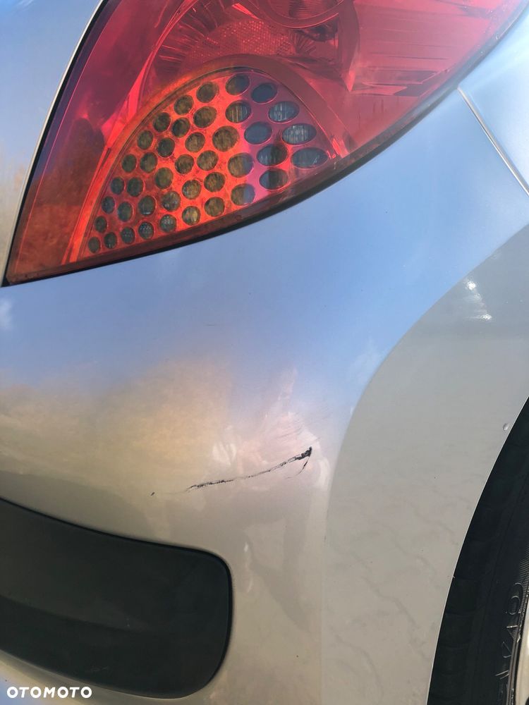 Peugeot 207 - 13