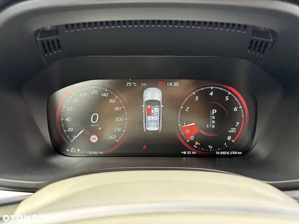Volvo XC 60 T5 AWD Momentum Pro - 8
