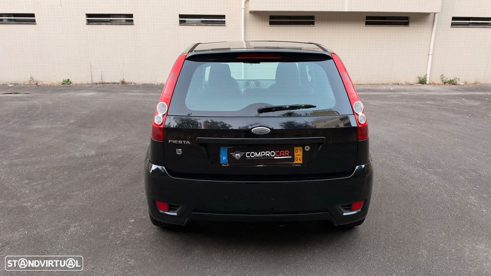 Ford Fiesta 1.25 Ghia - 8