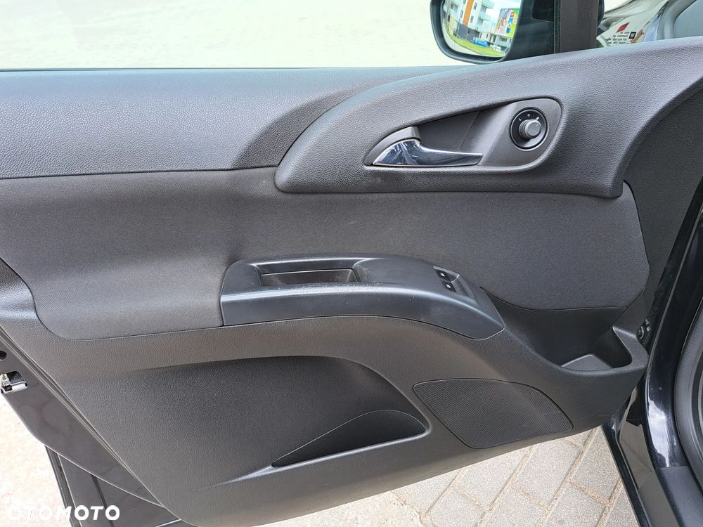 Opel Meriva - 25