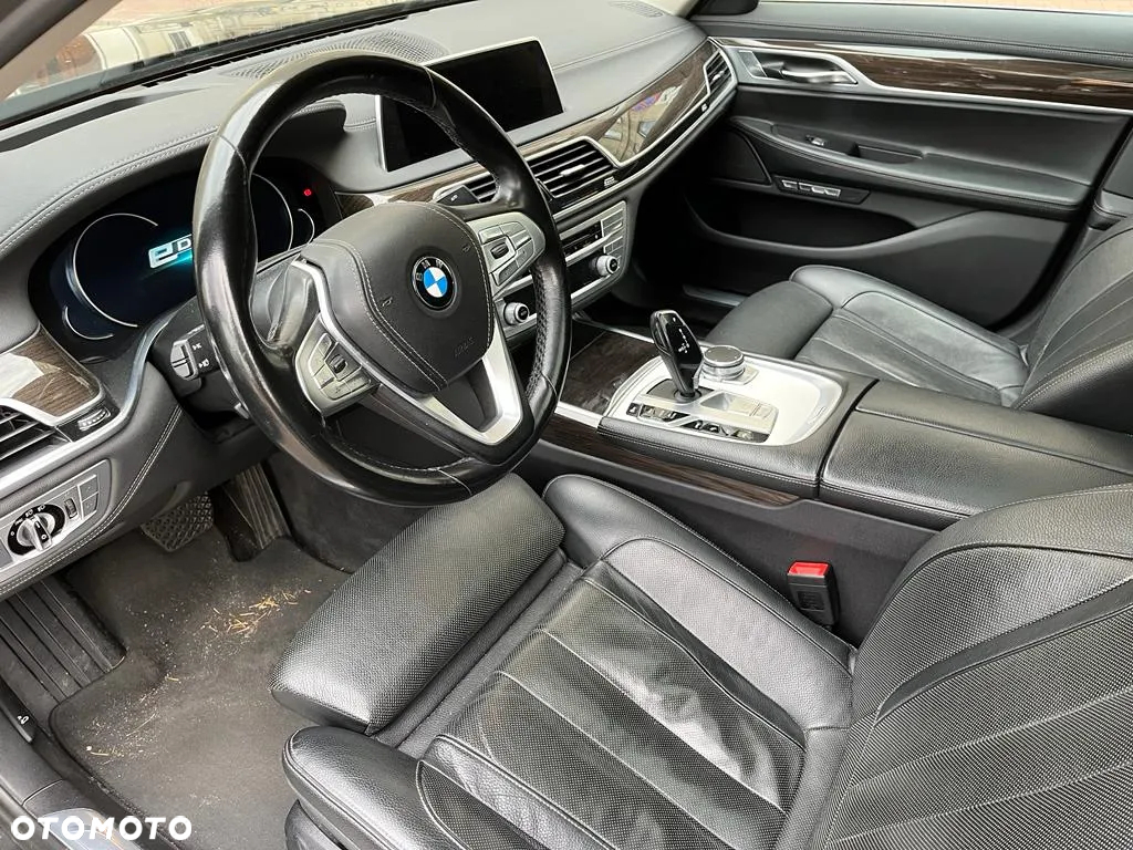 BMW Seria 7 740Le xDrive iPerformance - 9