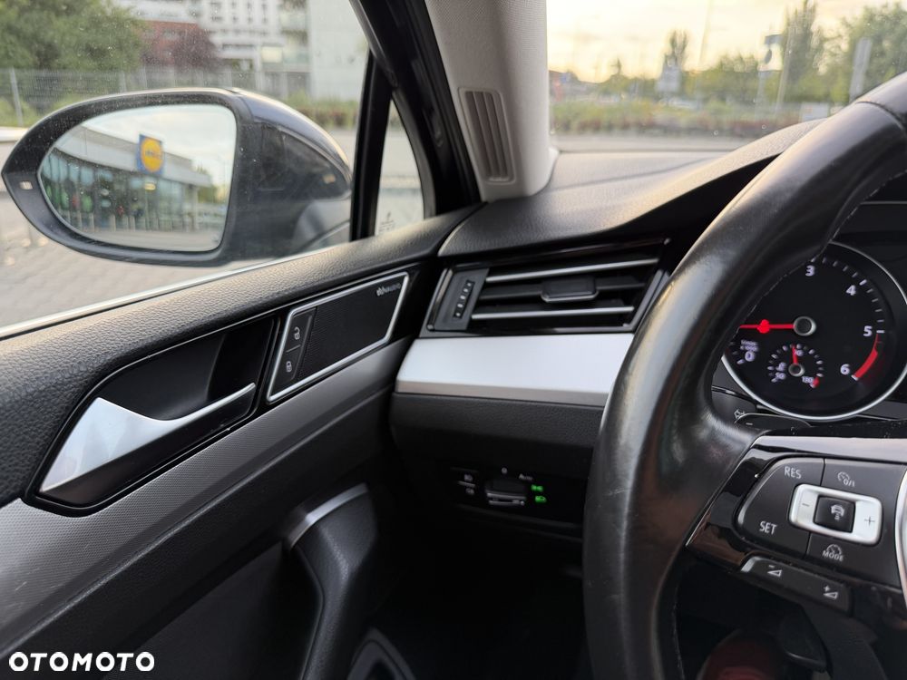 Volkswagen Passat 2.0 TDI SCR (BlueMotion Technology) DSG Comfortline - 14