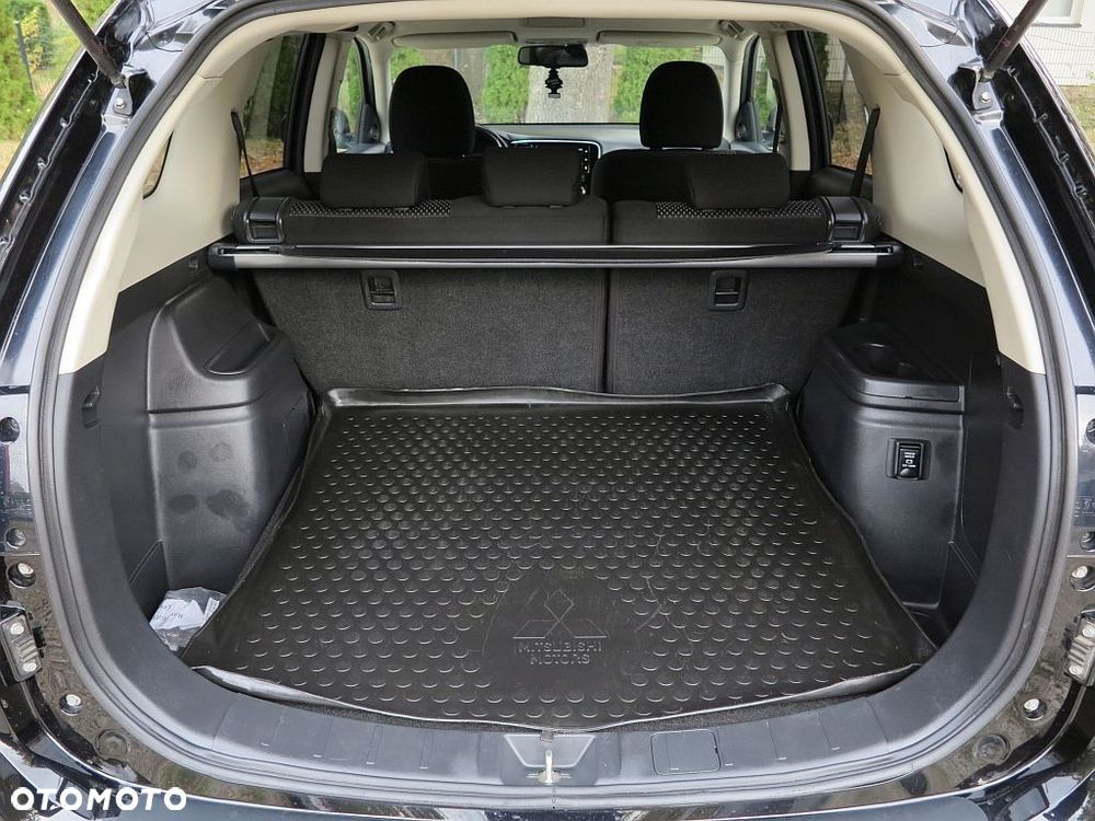Mitsubishi Outlander 2.0 2WD Edition 100 - 16