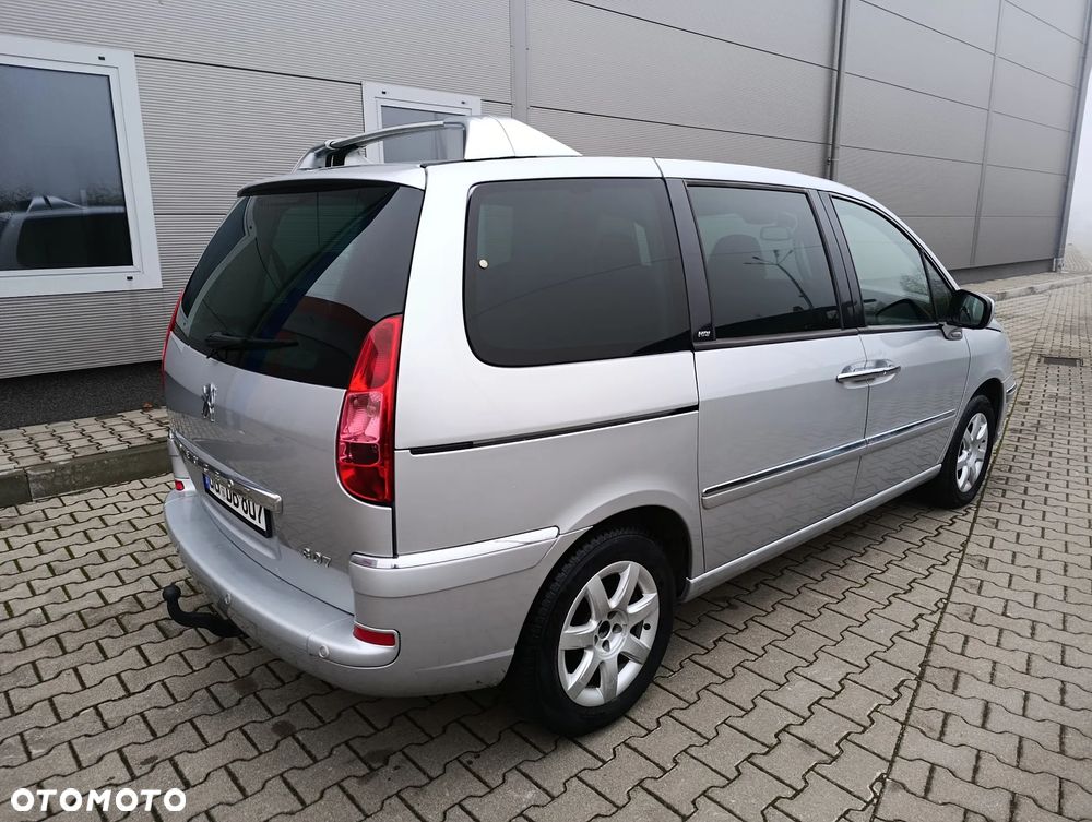 Peugeot 807 HDi 165 Family - 23