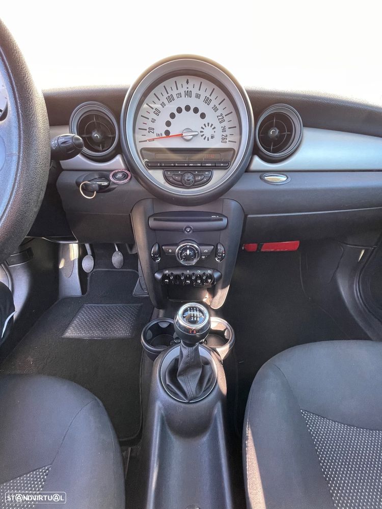 MINI 3 Portas One D - 14