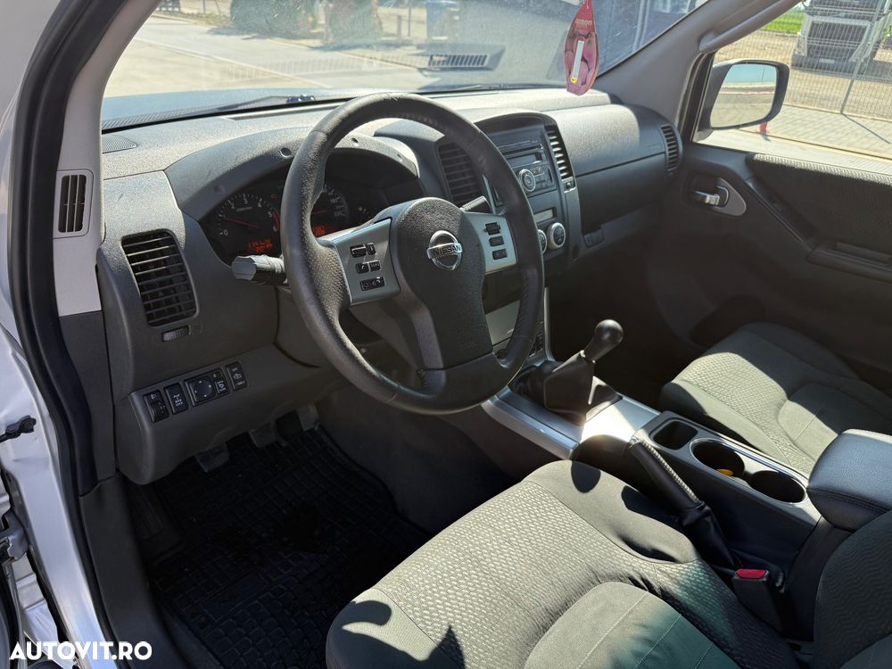Nissan Navara 2.5 dCi DPF 4X4 Double Cab SE - 6