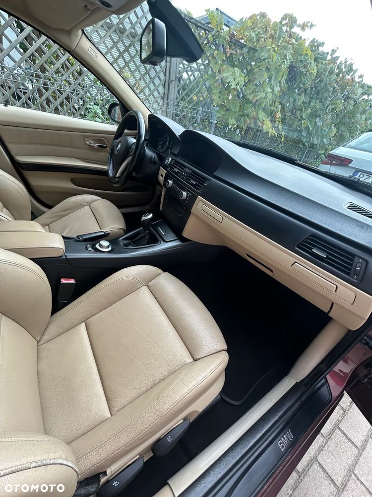 BMW Seria 3 320i - 37