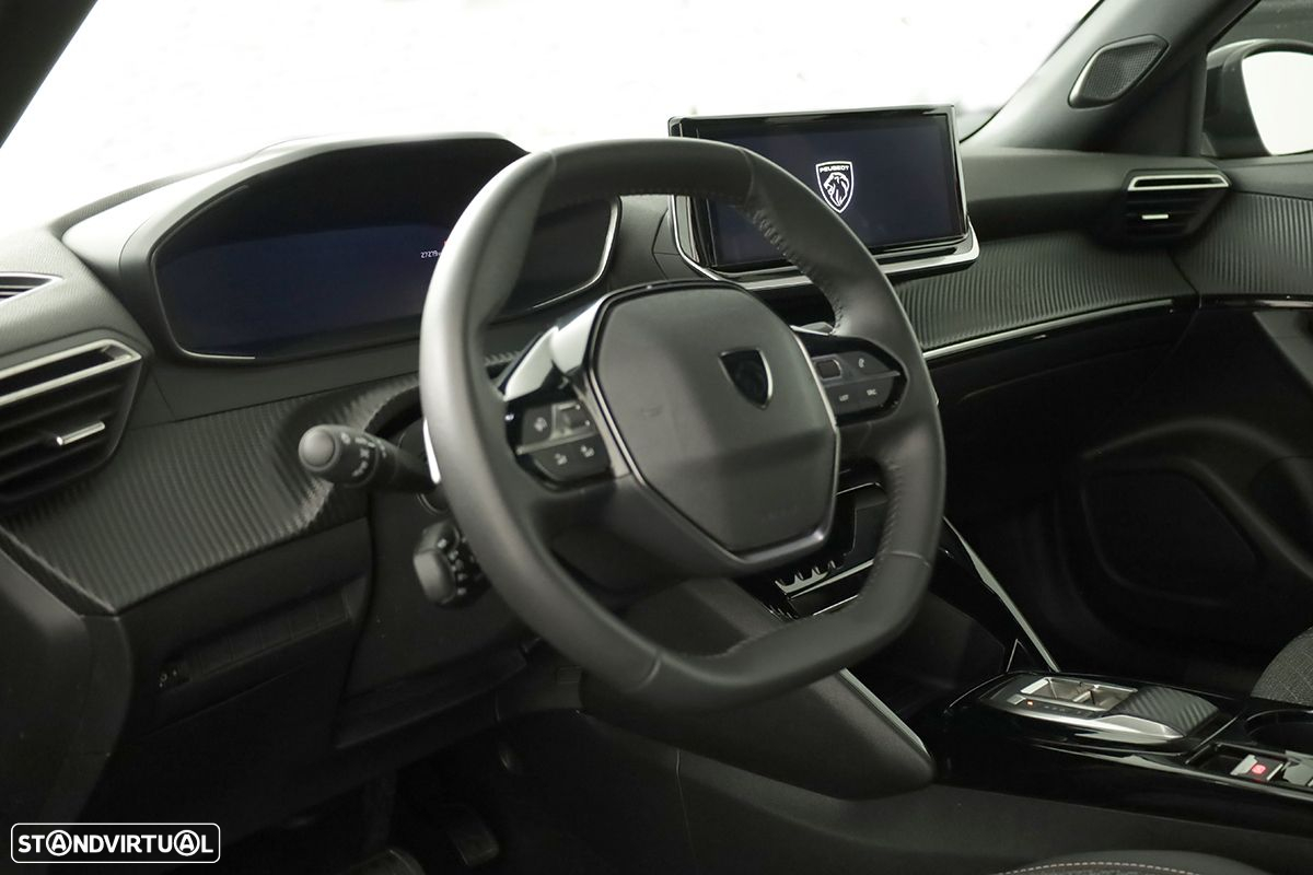 Peugeot 2008 1.2 PureTech Allure EAT8 - 7