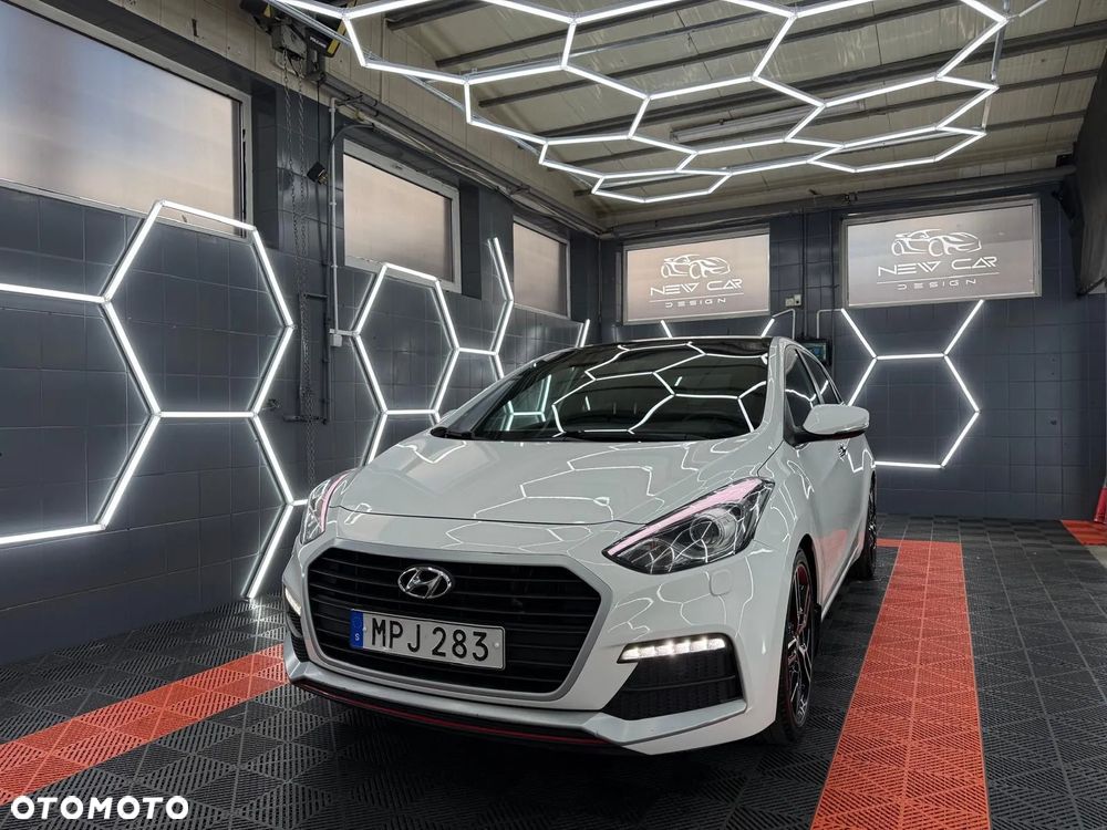 Hyundai i30 1.6 GDI Turbo Luxury - 4