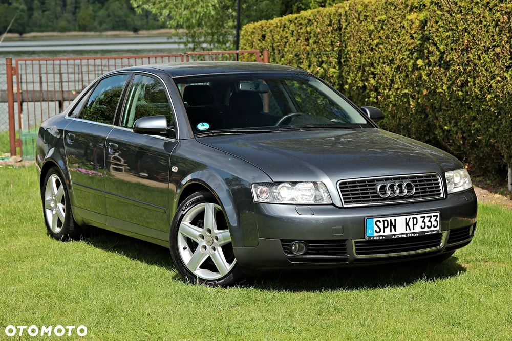 Audi A4 Limousine - 8