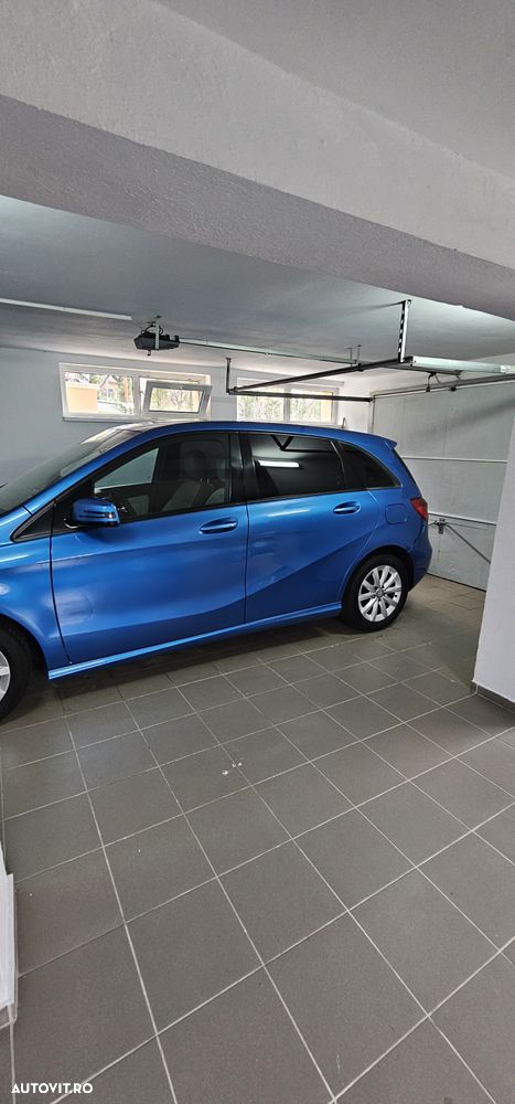 Mercedes-Benz B - 16