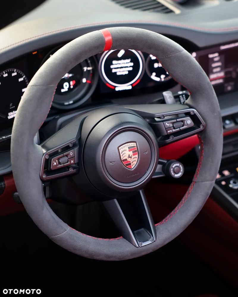 Porsche 911 Carrera 4 Cabrio - 27