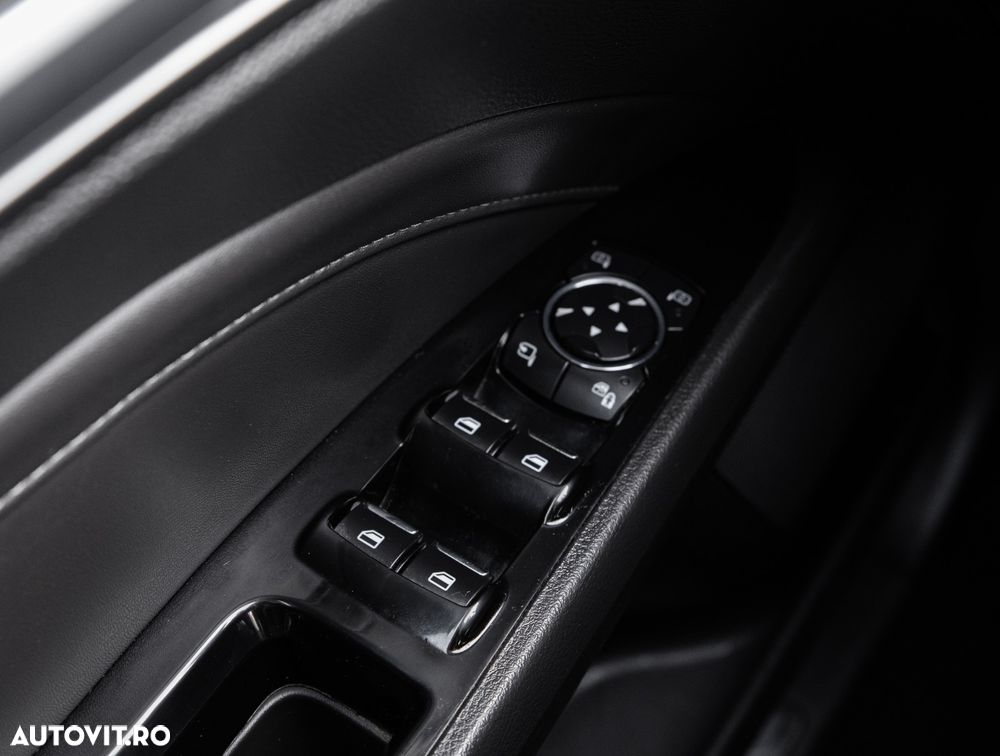 Ford Mondeo Turnier 2.0 TDCi Start-Stopp PowerShift-Aut Titanium - 11