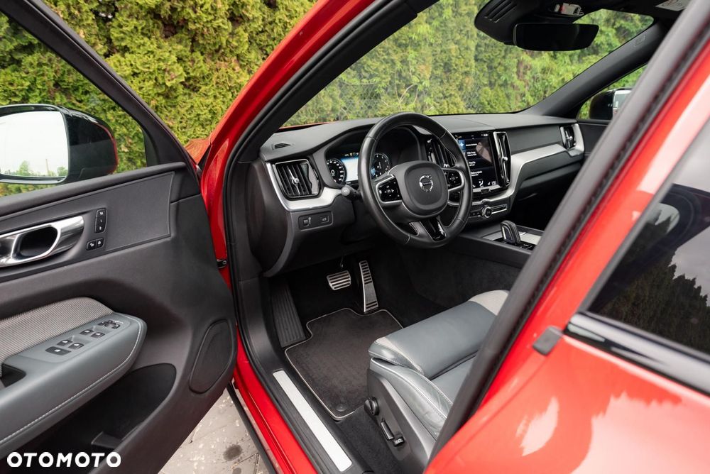 Volvo XC 60 B5 B AWD R-Design - 10