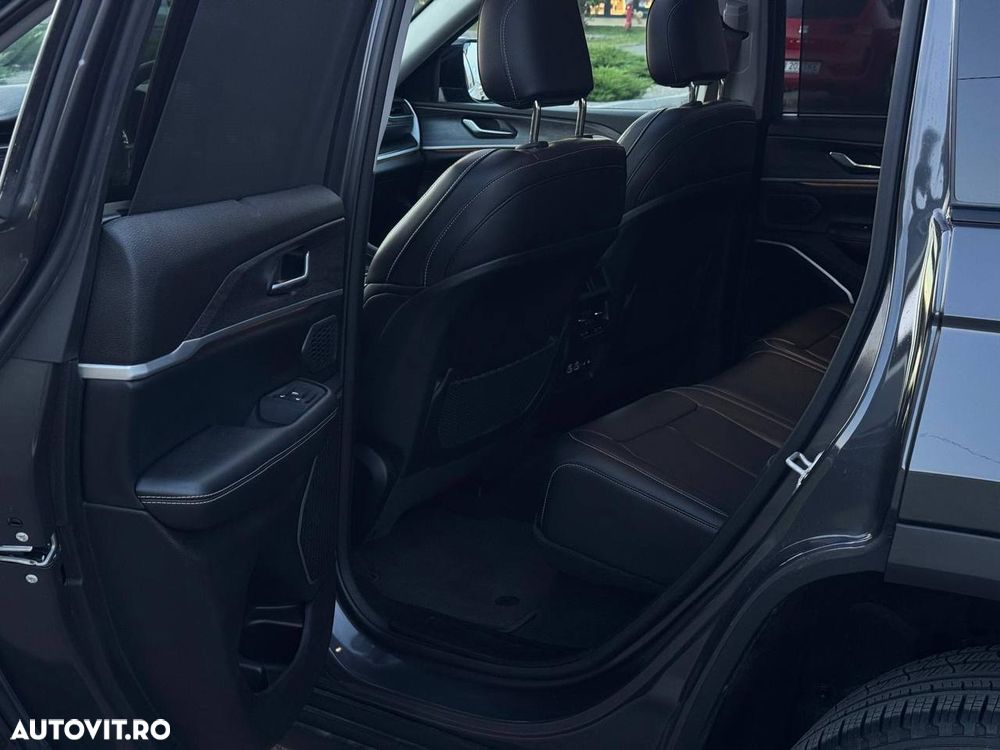 Jeep Grand Cherokee - 16