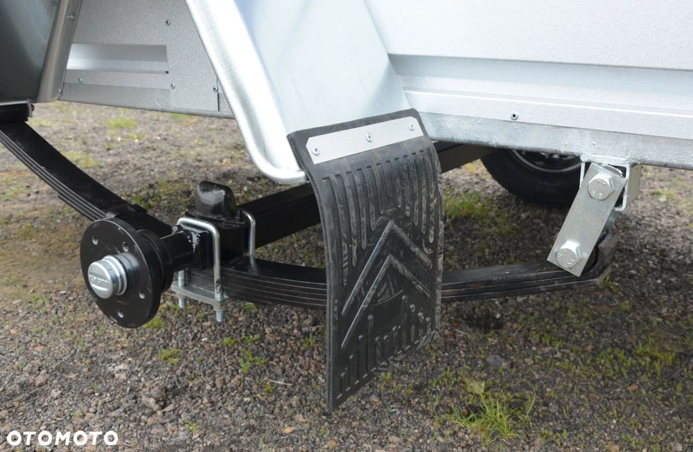 Rydwan przyczepa jednoosiowa na resorach na kat. „B”, - 37