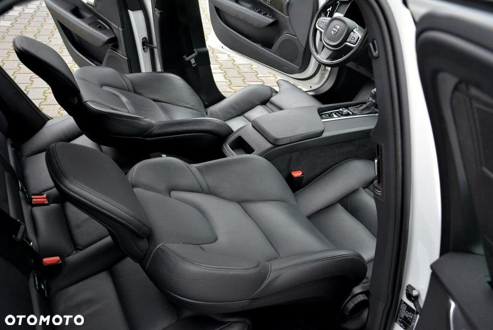 Volvo V90 D3 Momentum Pro - 17
