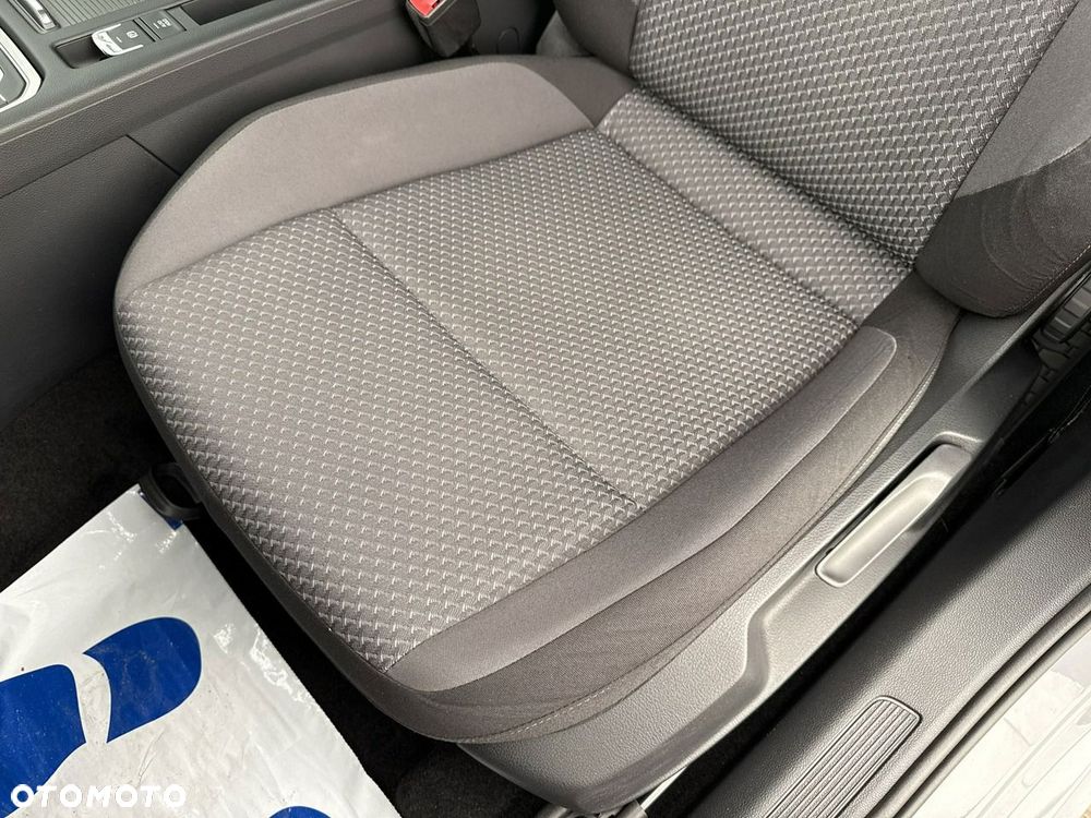 Volkswagen Passat - 18