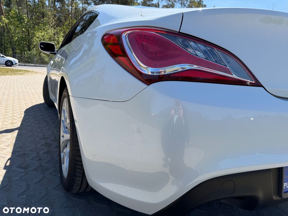 Hyundai Genesis Coupe - 8