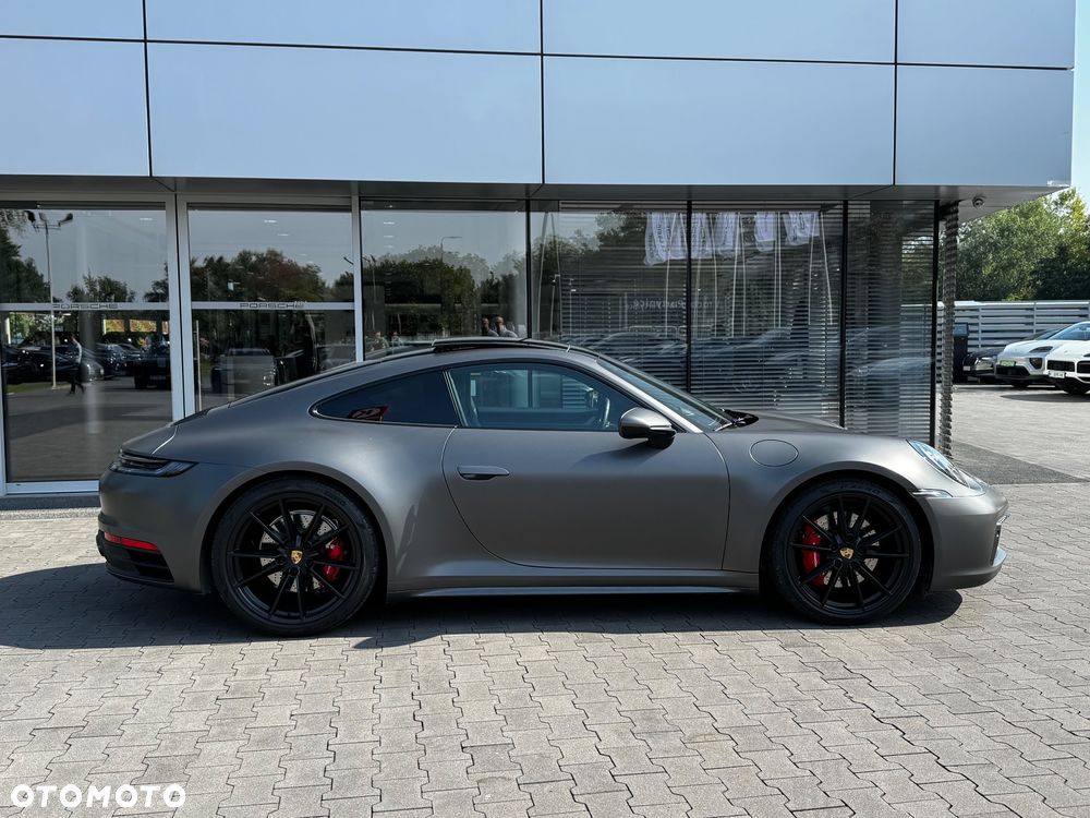 Porsche 911 Carrera 4S - 4