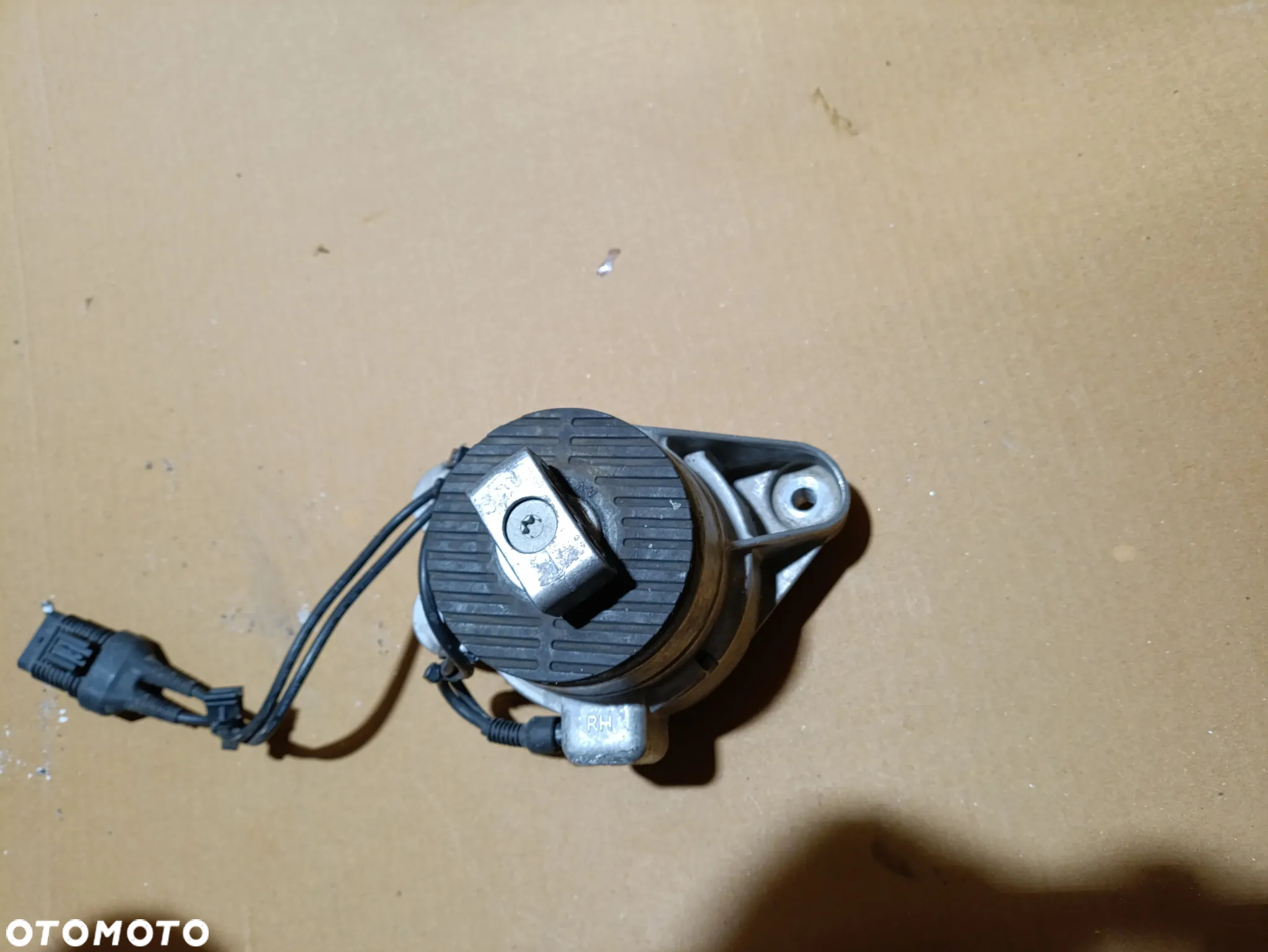 Poduszka Łożyskowanie Silnika prawa Mercedes Benz W213 E63 AMG A2132404400 - 4