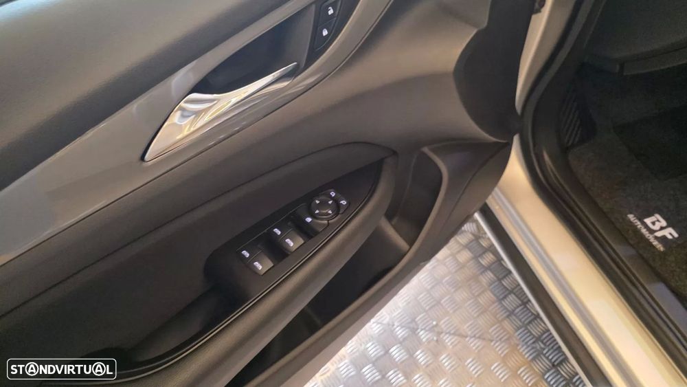 Opel Insignia Grand Sport 1.6 CDTi Innovation - 29